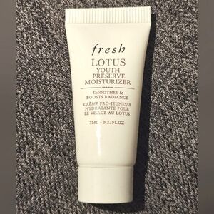 ⭐️FREE Fresh moisturizer